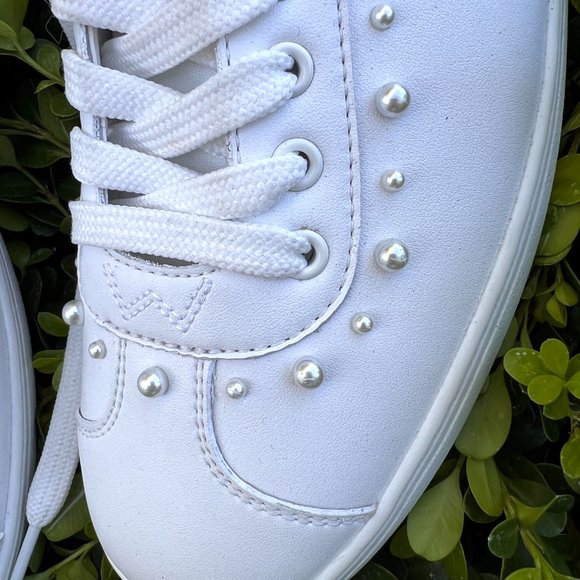 STUART WEITZMAN - NWOT Women's Faux-Pearl Studded Leather Sneakers - Size 11 - Picture 7 of 12